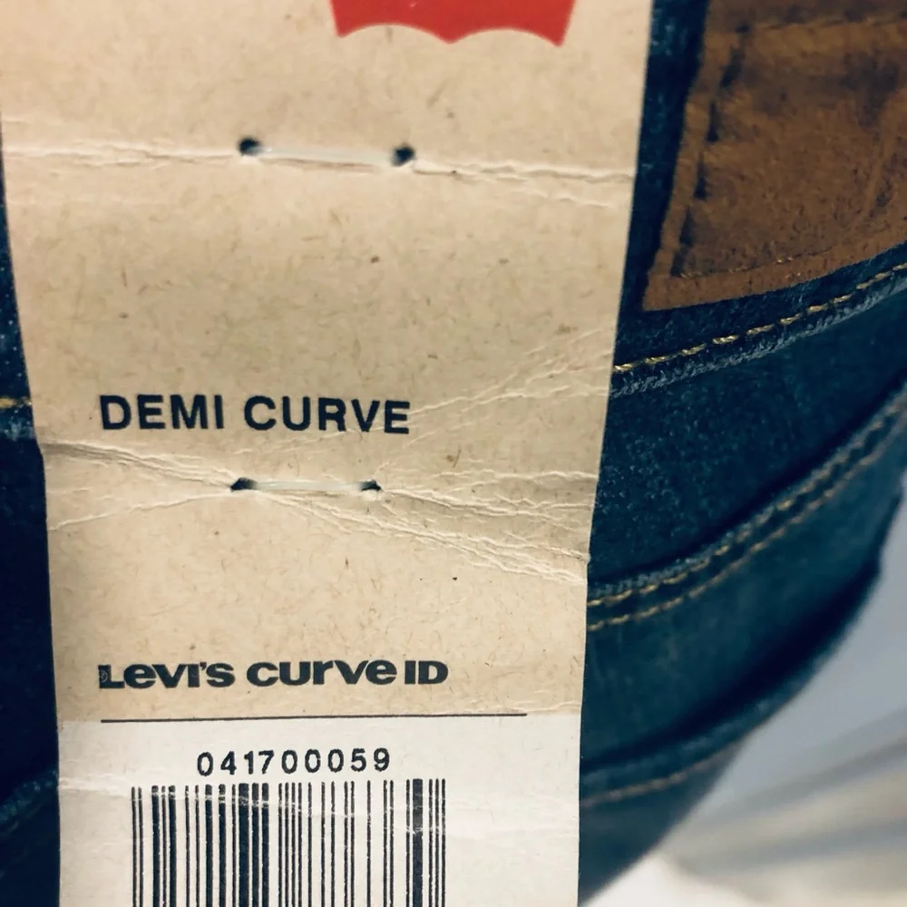 NWT Levi's Demi Curve Women's Mid Rise Straight Leg Jeans. Size 25 - Picture 9 of 11